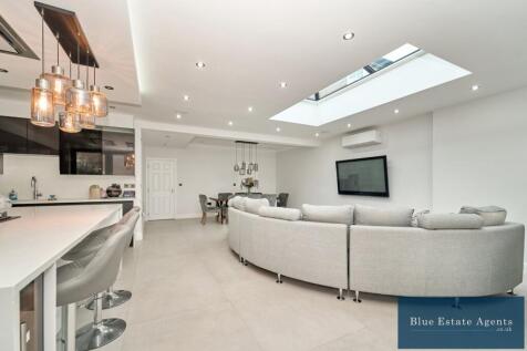 Extended Lounge