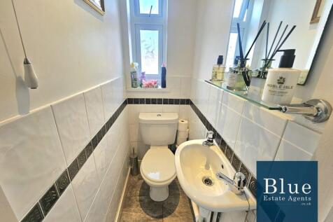 Downstairs Toilet 