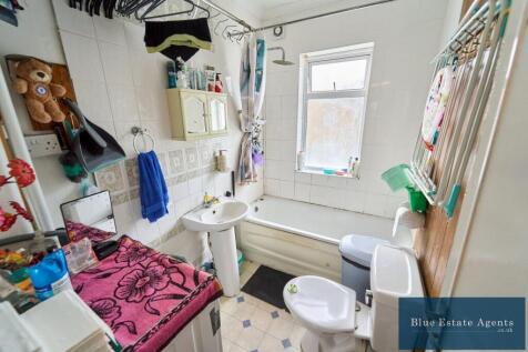 First Floor Bathroom Suite