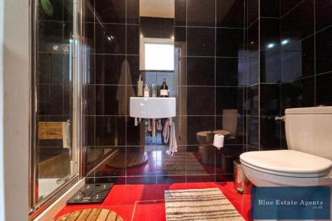 Ground Floor Bedroom En-Suite