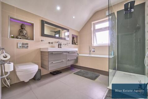 Family Bathroom Suite