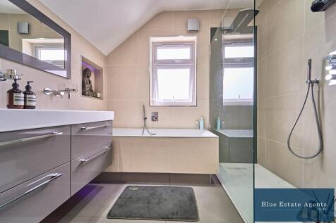 Family Bathroom Suite