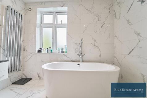 Family Bathroom Suite