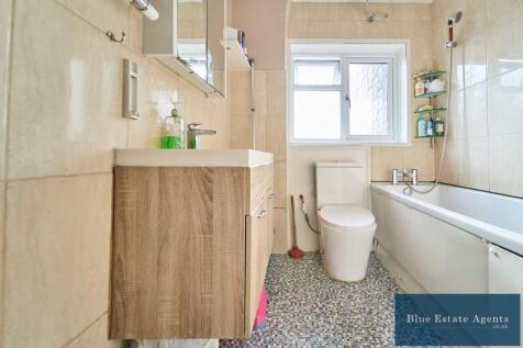 Family Bathroom Suite