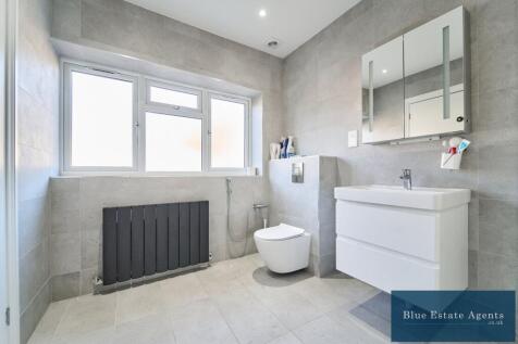 Ground Floor Shower &amp; WC Suite