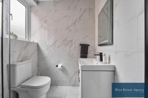 Ground Floor Shower &amp; WC Suite