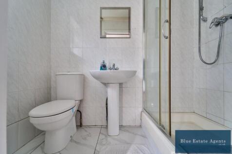 Out Building Shower Suite