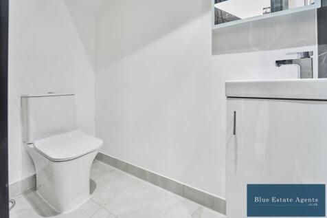 Ground Floor Shower &amp; WC Suite