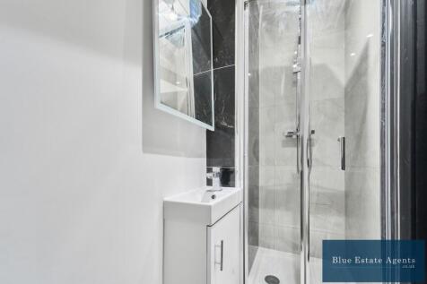 Ground Floor Shower &amp; WC Suite