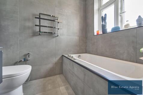 Family Bathroom Suite