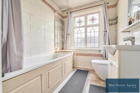 Family Bathroom Suite