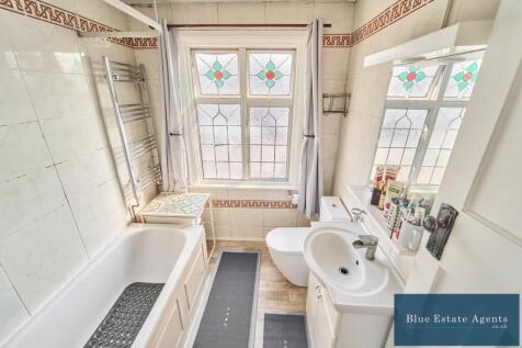 Family Bathroom Suite