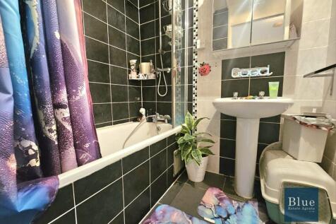 Family Bathroom Suite 