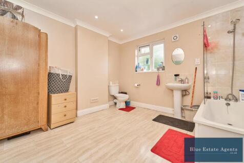 Family Bathroom Suite