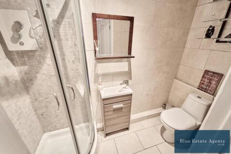 Ground Floor Shower &amp; WC Suite