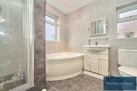 Family Bathroom Suite