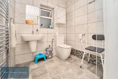 Ground Floor Shower Suite