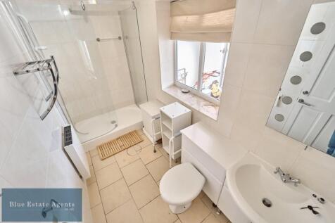Out Building Shower Suite