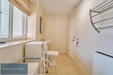 Out Building Shower Suite