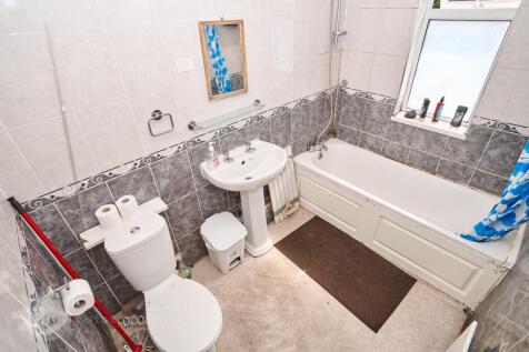 Family Bathroom Suite