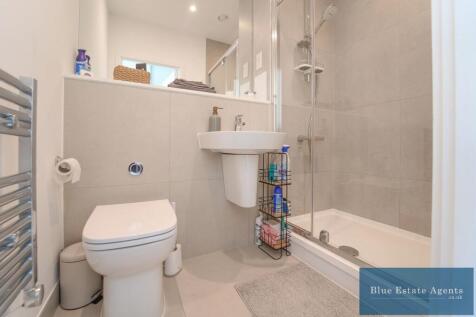 En-Suite Shower Suite