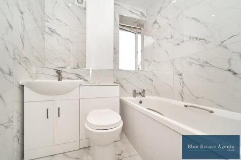 Family Bathroom Suite