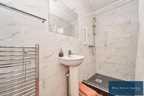 Ground Floor Shower &amp; WC Suite