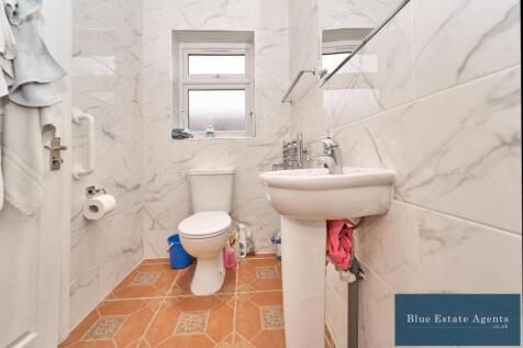 Ground Floor Shower &amp; WC Suite