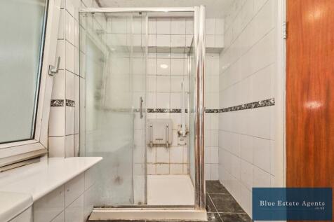 Shower Suite &amp; WC