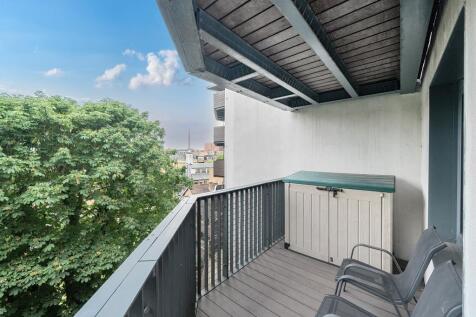 Balcony 3