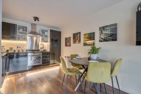 Open Plan Kitchen/Living Area