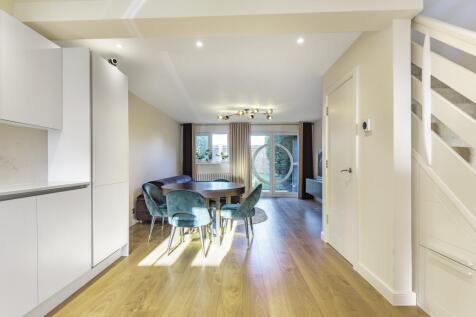 Kitchen/Living Area