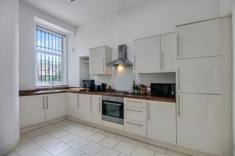 Kitchen/ Dining Area