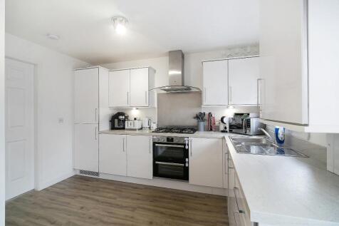 Kitchen/ Dining Area