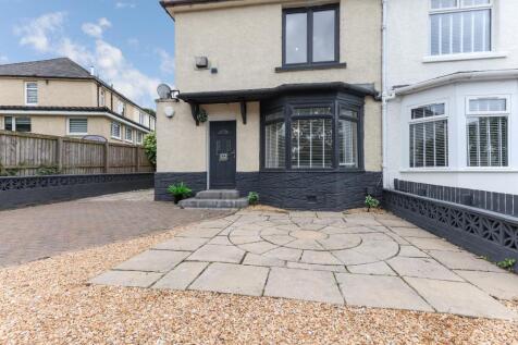 Front Garden/Driveway