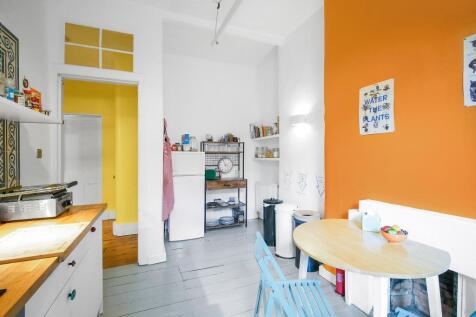 Kitchen/ Dining Area
