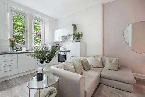 Lounge/Kitchen