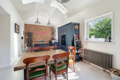 dining/kitchen