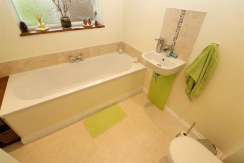 Ground Floor Bathroom / WC