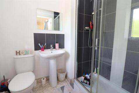En-suite Shower Room / WC