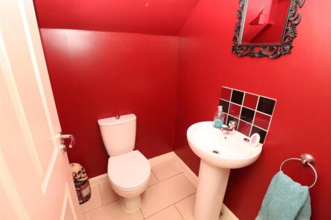 Ground Floor Cloakroom / WC