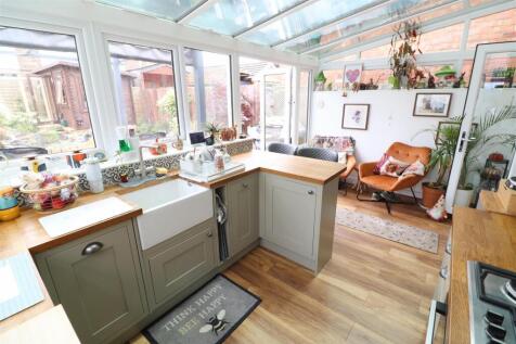 Kitchen / Breakfast Room
