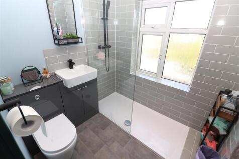 Shower Room / WC