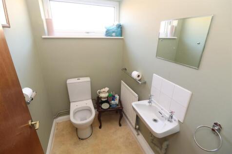 Cloakroom / WC