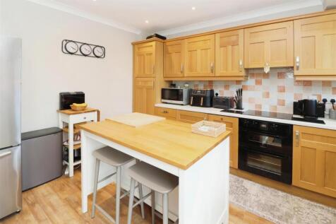 Kitchen / Breakfast Room