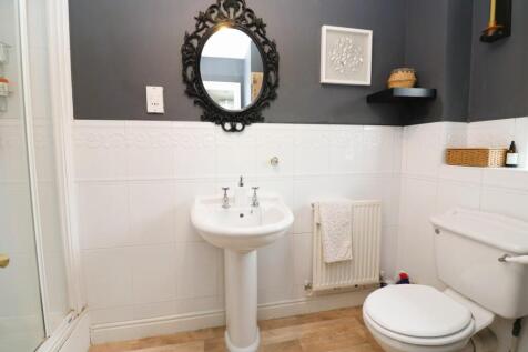 En-suite Shower Room / WC