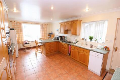 Kitchen / Breakfast Room