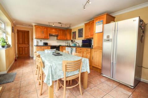Kitchen / Breakfast Room