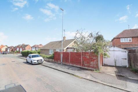 Garage / Driveway