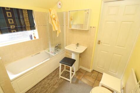 Ground Floor Bathroom / WC